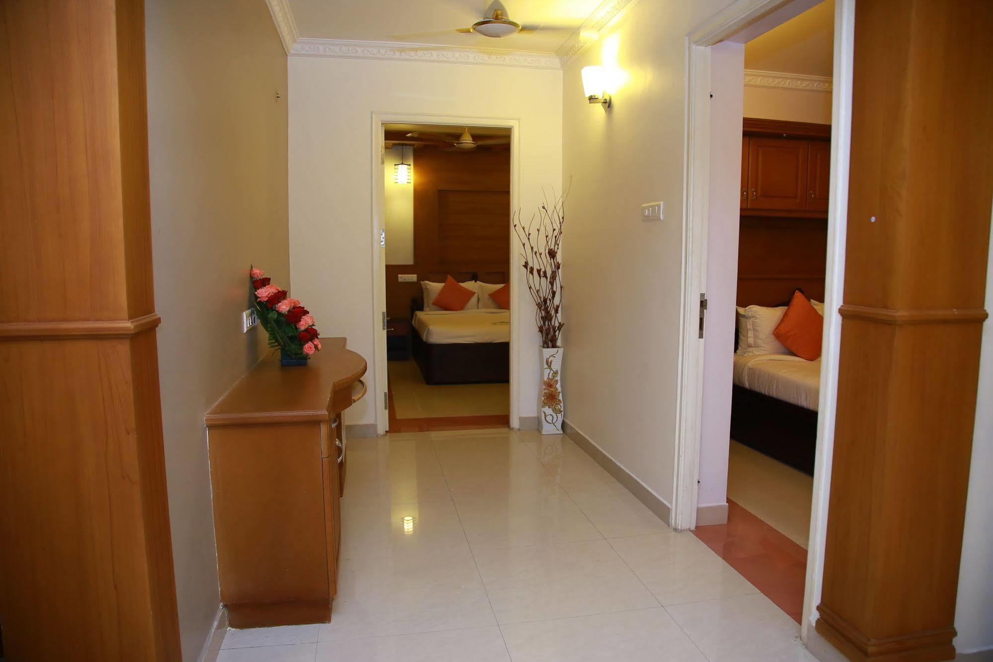 Atlas Airport Hotel Apartment Nedumbassery Exteriör bild