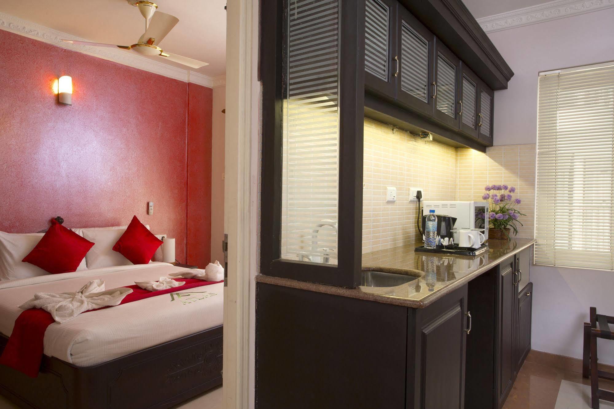 Atlas Airport Hotel Apartment Nedumbassery Exteriör bild