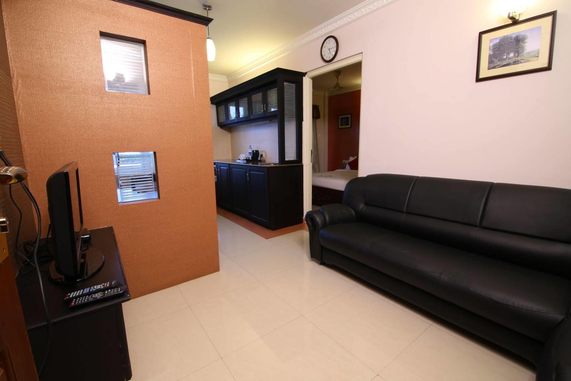 Atlas Airport Hotel Apartment Nedumbassery Exteriör bild