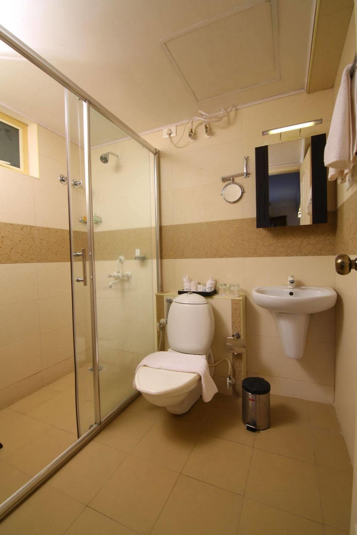 Atlas Airport Hotel Apartment Nedumbassery Exteriör bild