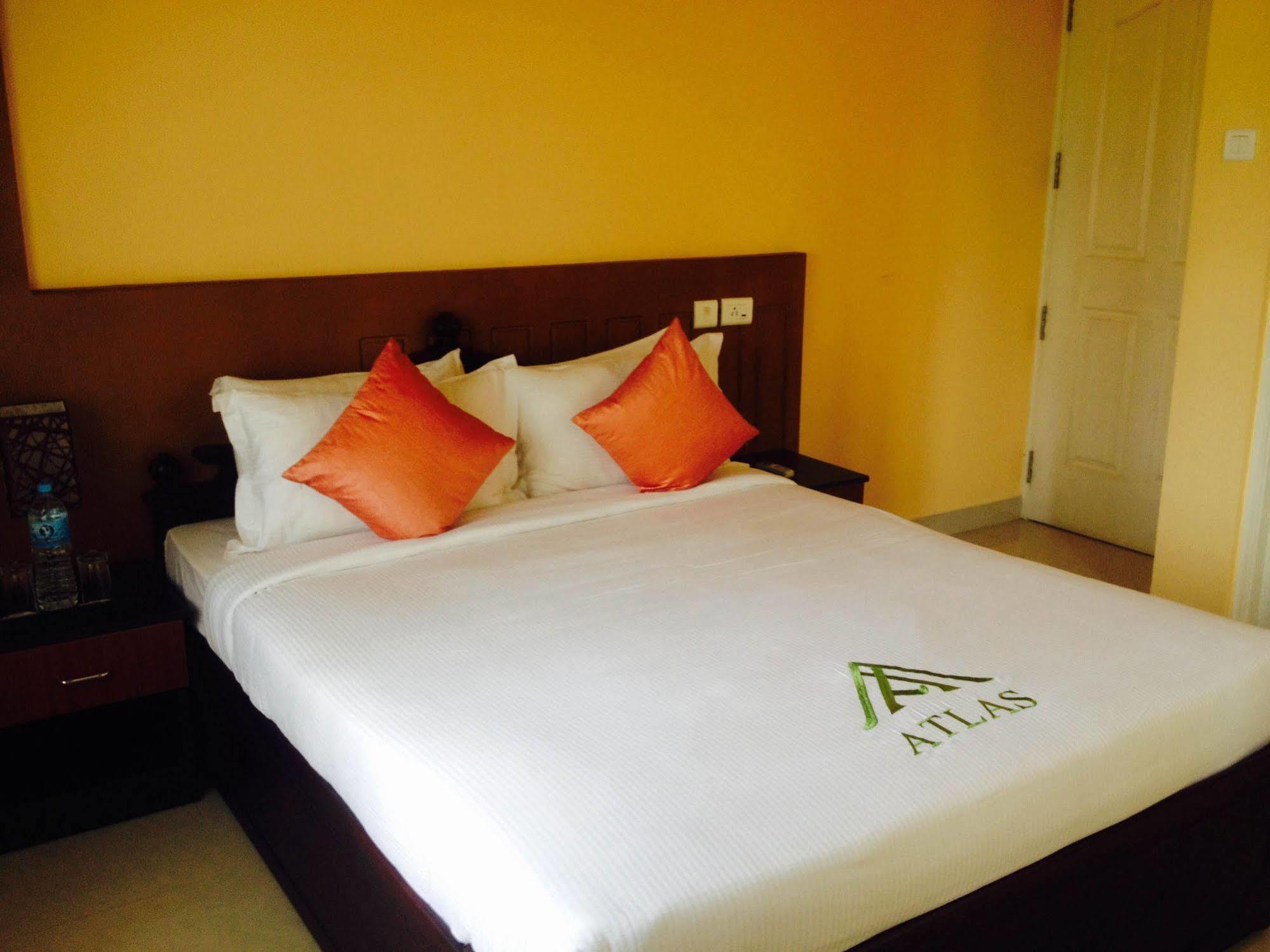Atlas Airport Hotel Apartment Nedumbassery Exteriör bild