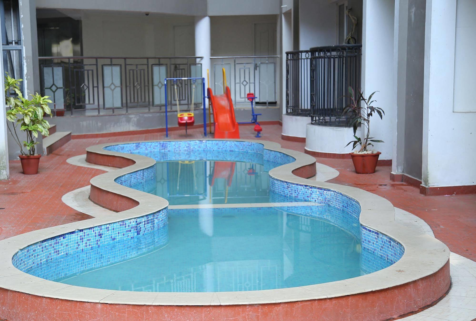 Atlas Airport Hotel Apartment Nedumbassery Exteriör bild